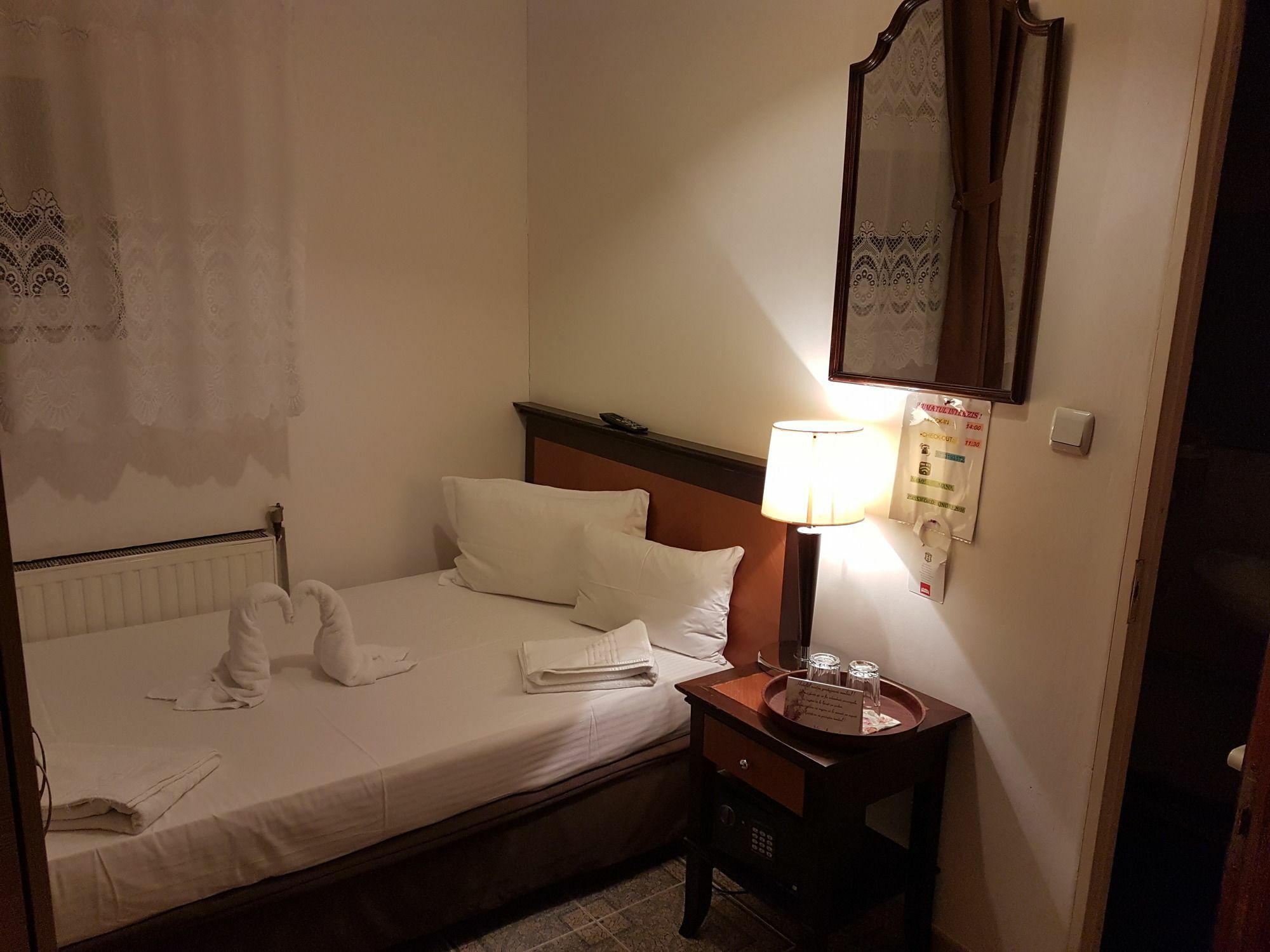 בוקרשט Hostel Litovoi מראה חיצוני תמונה